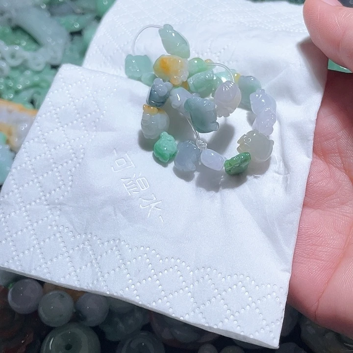 颈饰未镶嵌翡翠天