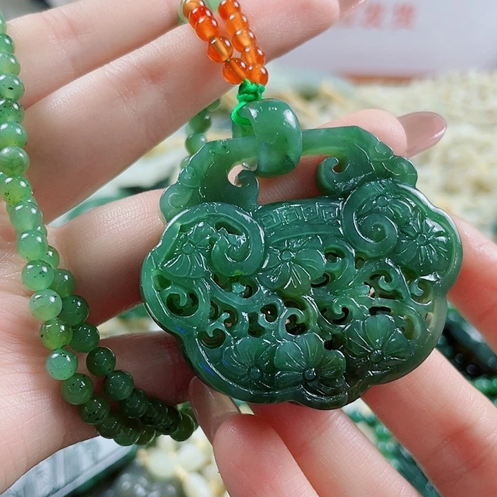 未镶嵌和田玉挂件