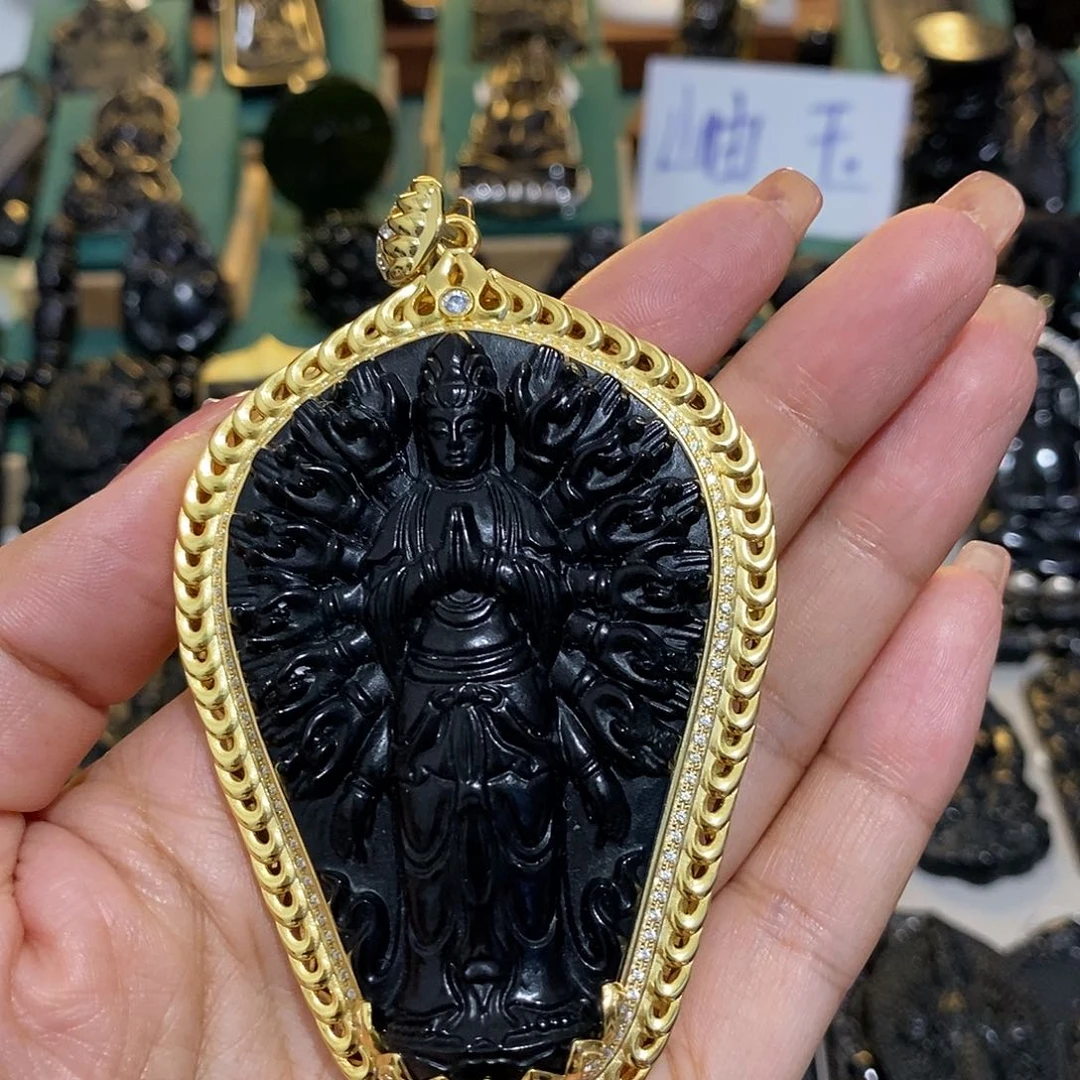 蛇纹石玉未镶嵌颈饰大***哥