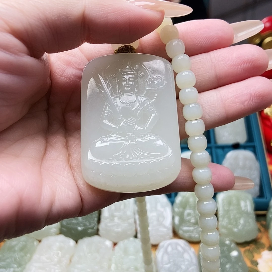 和田玉颈饰未镶嵌?****灯