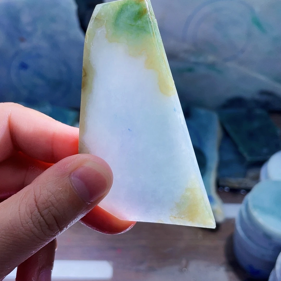 翡翠未镶嵌颈饰毛料6