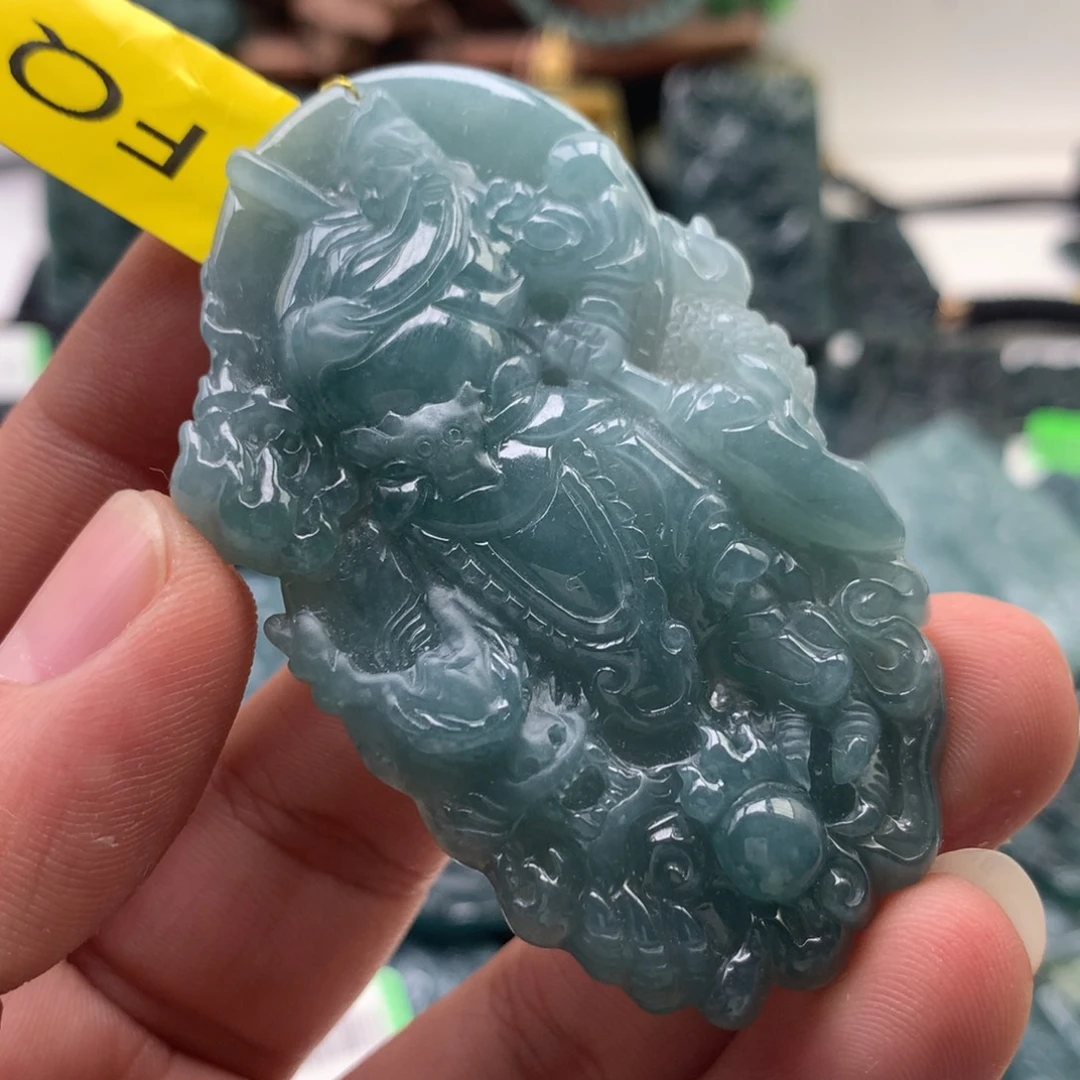 颈饰未镶嵌翡翠关公