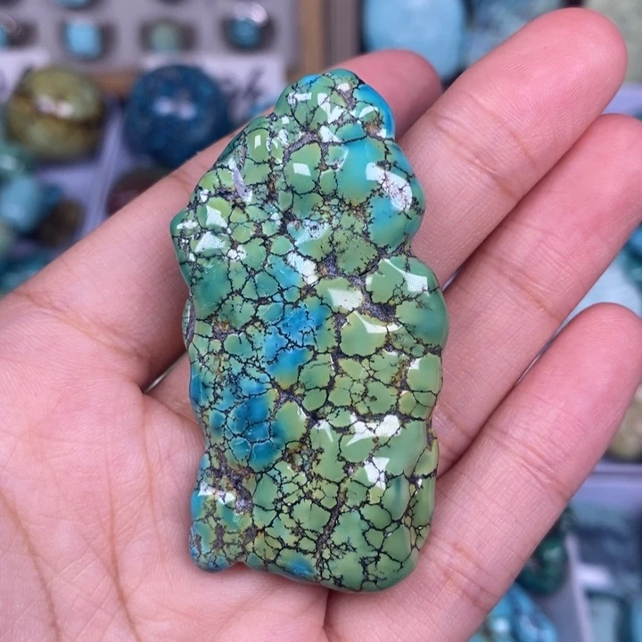 未镶嵌绿松石颈饰