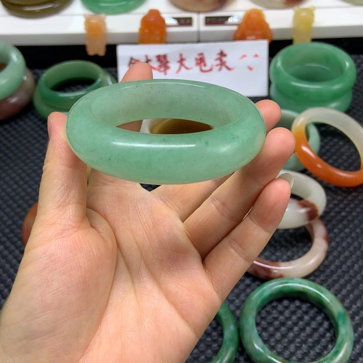 石英质玉未镶嵌手镯