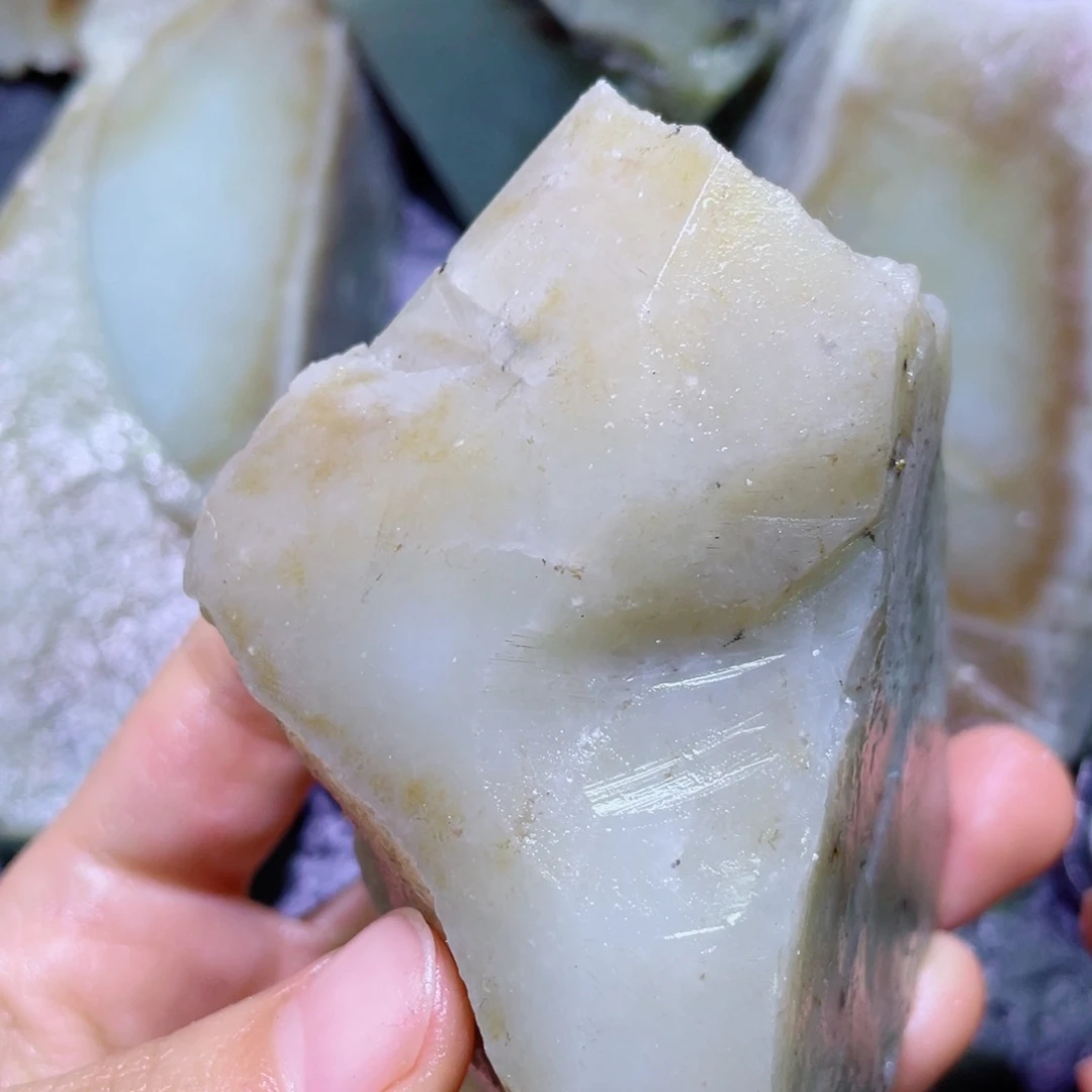 和田玉未镶嵌珠宝半成品