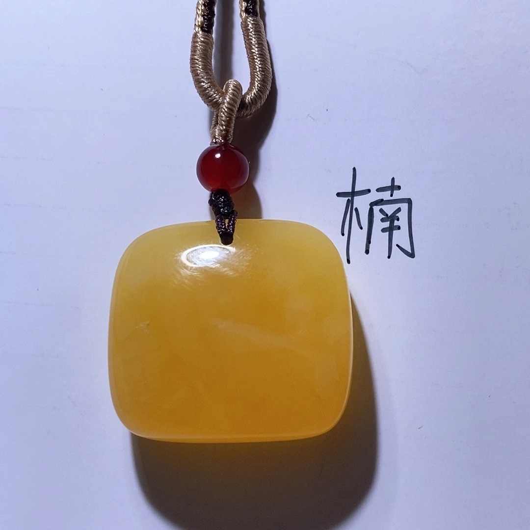 未镶嵌琥珀珠宝奇石