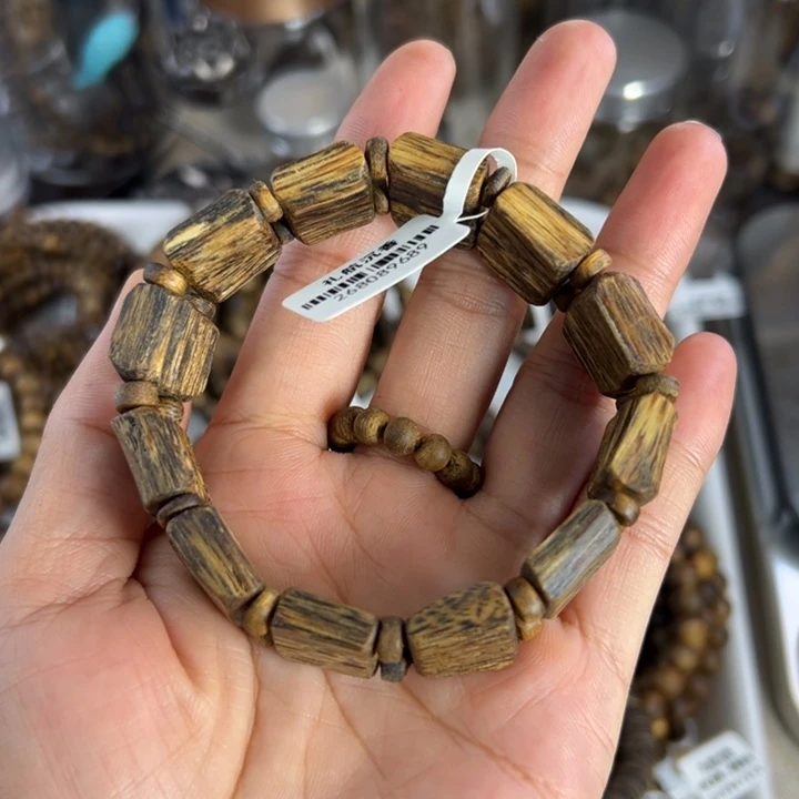 痞***逸沉香碎屑沉香奇楠沉香手牌串1.6