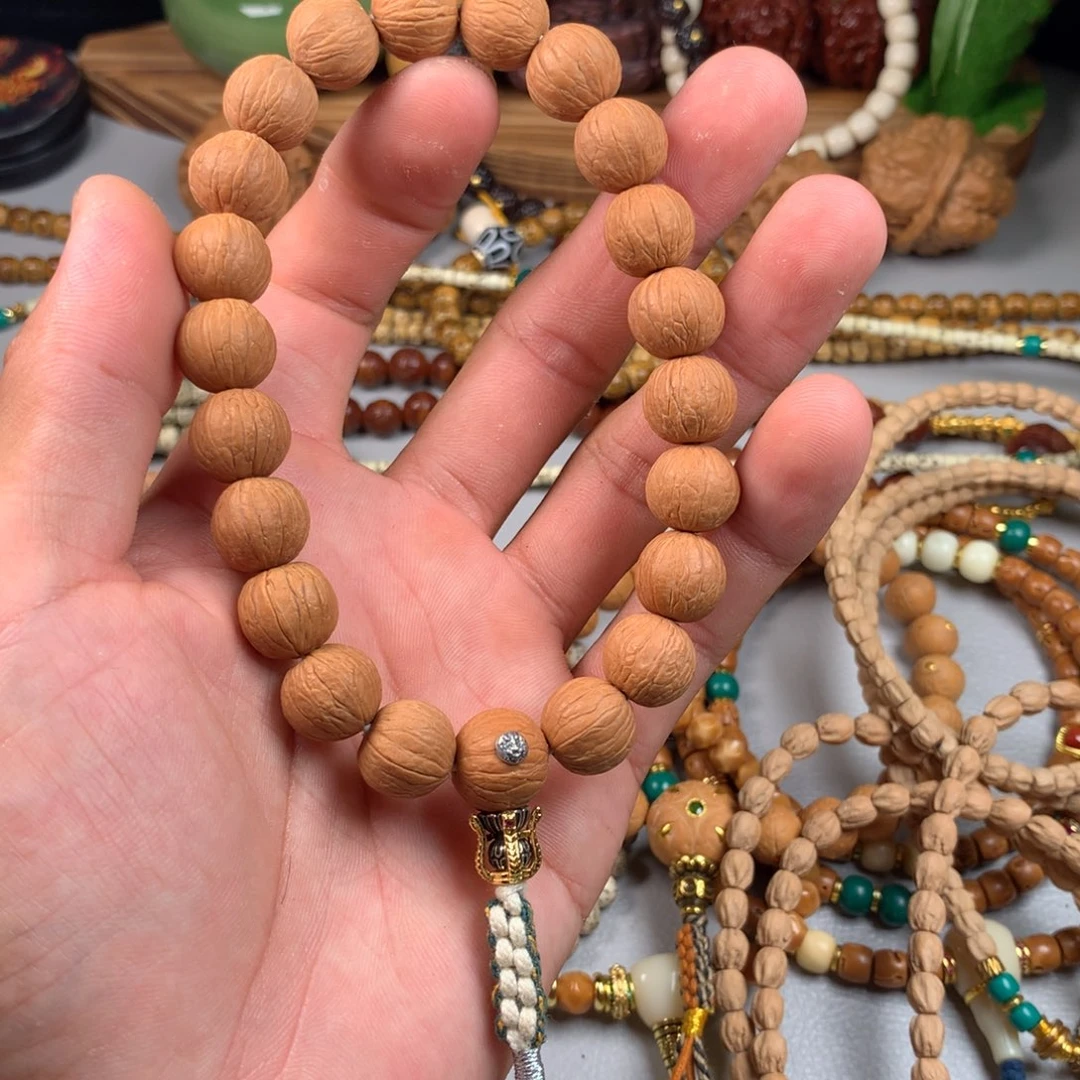 吊坠猴头核桃。。。。。。。。。。