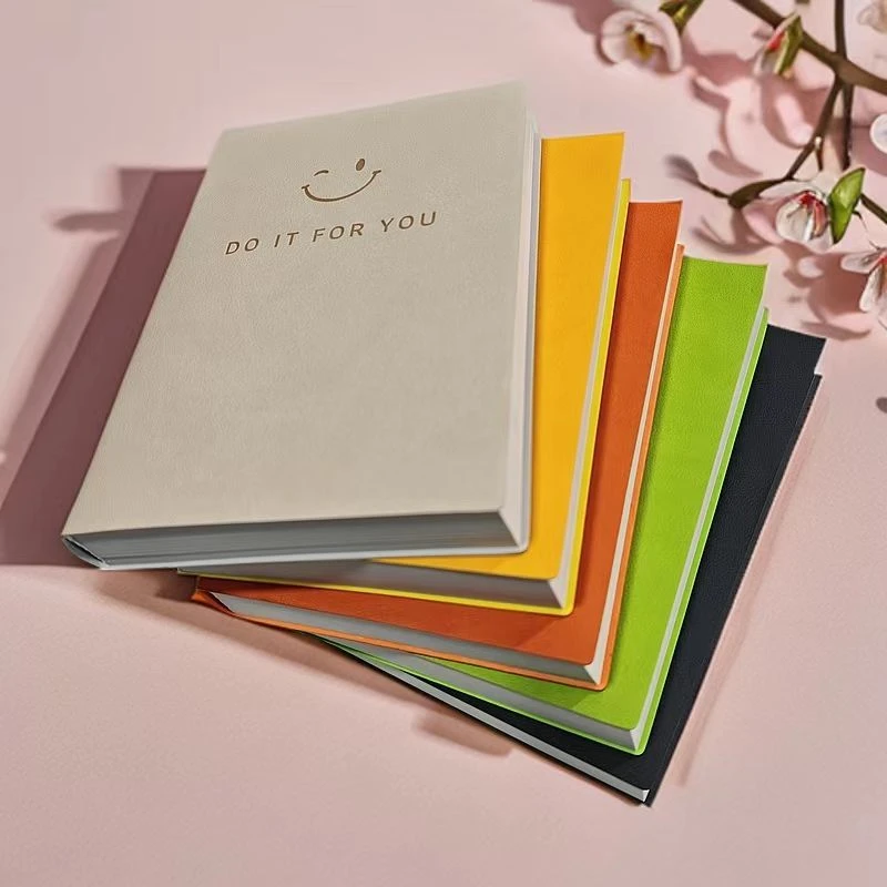 a5可爱绿色笑脸笔记本本子加厚空白盖章素描画画本【Q02】