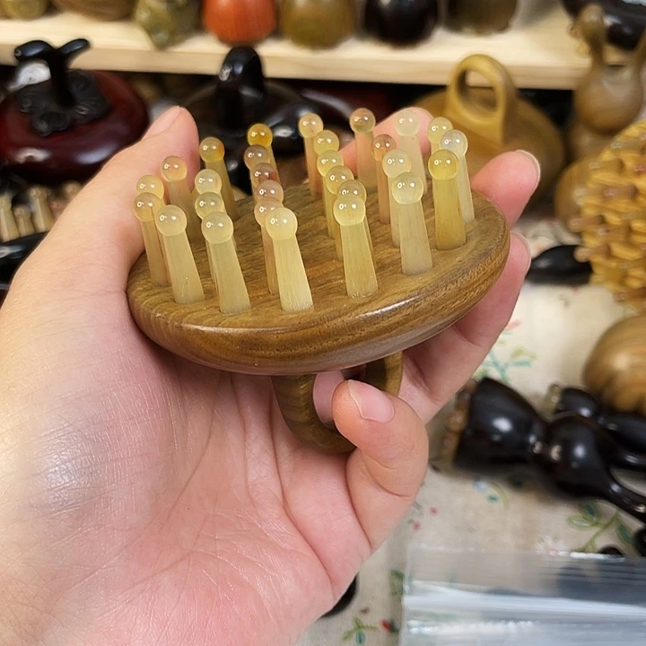 紫光县的小镇和一片荒草地的