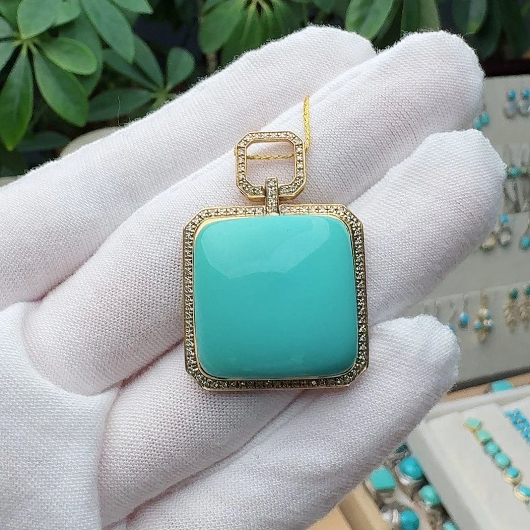 绿松石18K金镶嵌颈饰吊坠