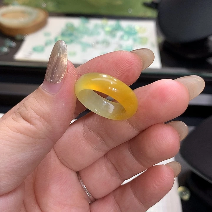 蛇纹石玉未镶嵌戒指