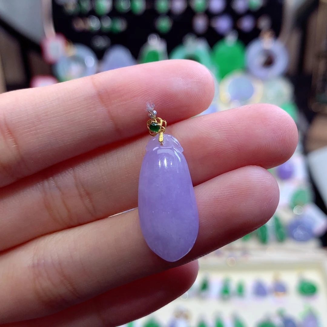 翡翠18K金镶嵌颈饰翡翠