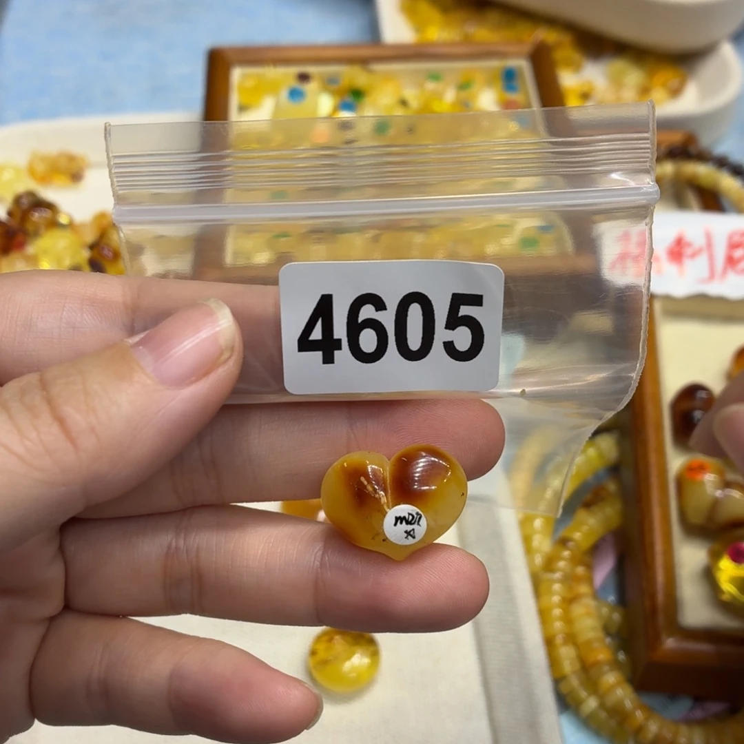 琥珀未镶嵌珠宝奇石