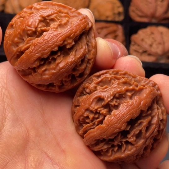 文玩核桃把件秦岭山脉核桃