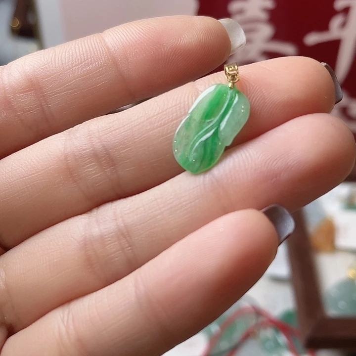 翡翠颈饰18K金镶嵌树叶