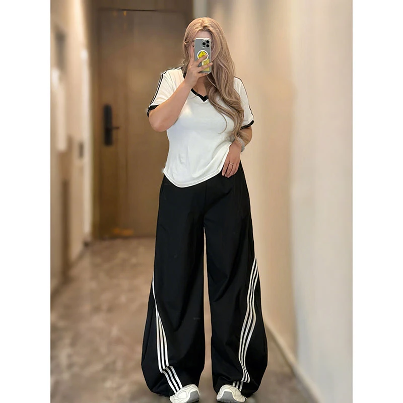 美式条纹运动休闲卫裤女秋季新款特大码胖mm宽松显瘦阔腿弯刀裤子