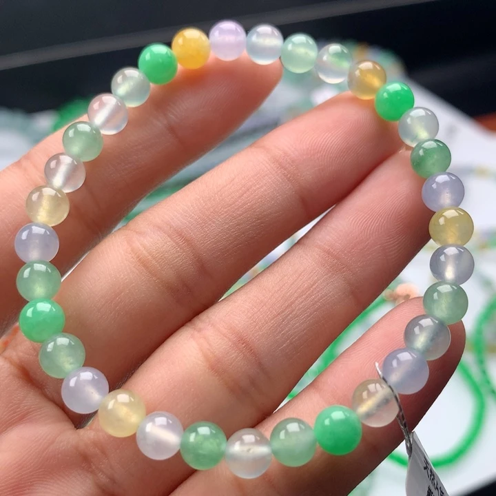 翡翠手镯未镶嵌卡