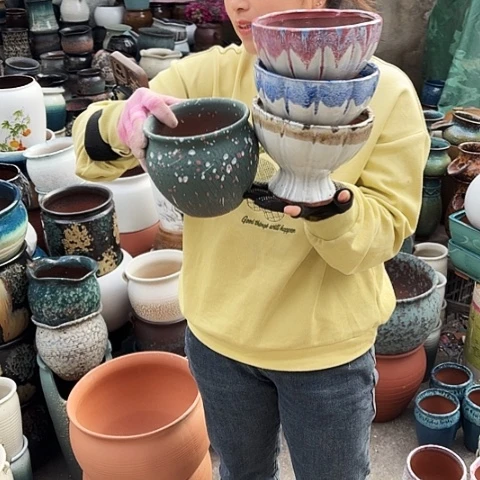 瑕疵四个盆子。