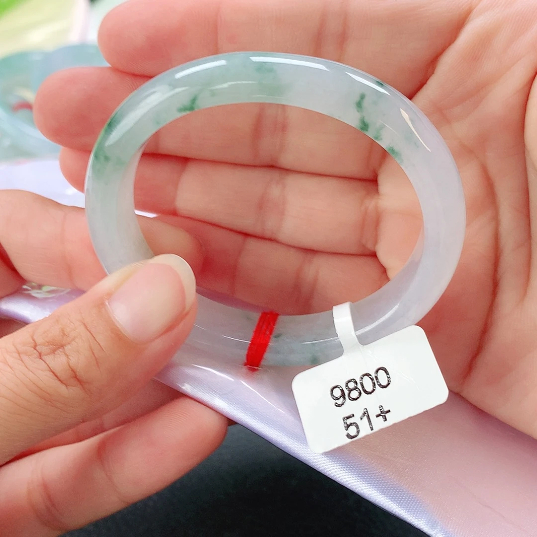 翡翠未镶嵌手镯51贵妃