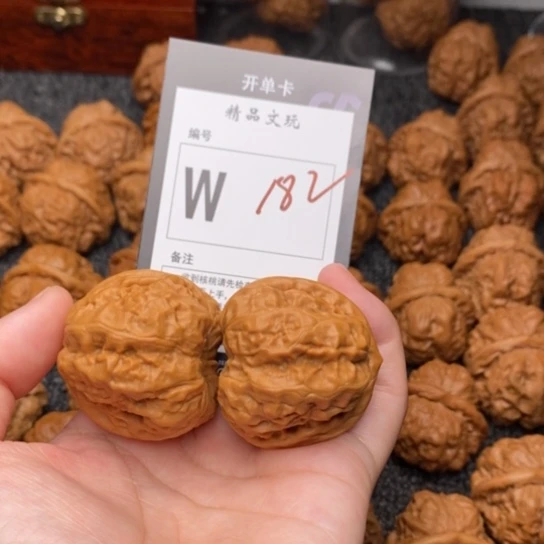 吊坠桃核哦****啦我是第一百38