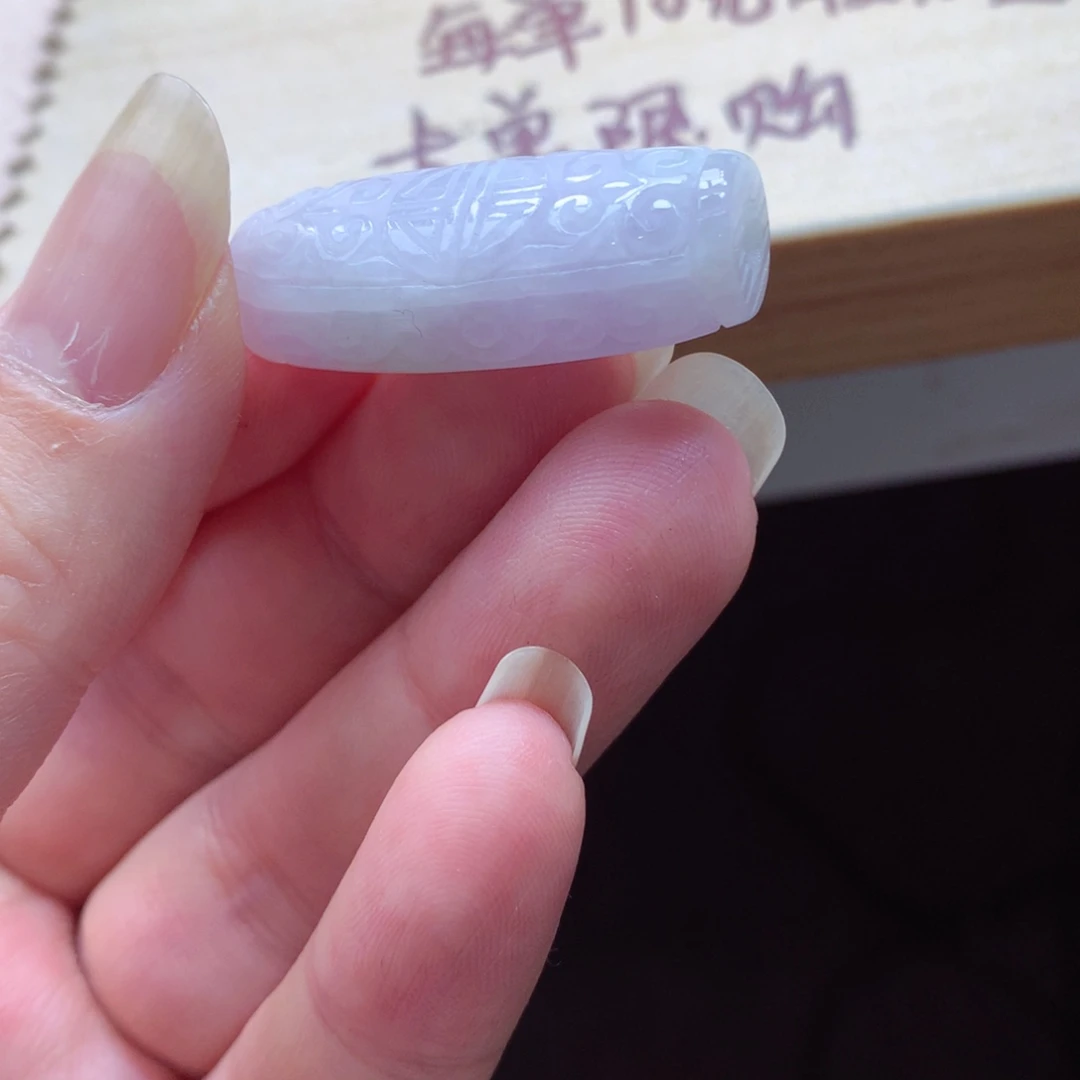 翡翠颈饰未镶嵌吊坠