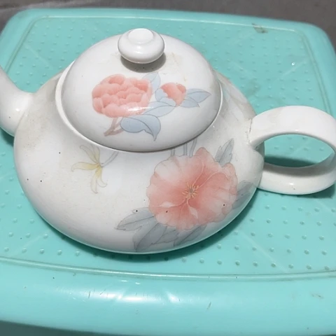 瑞***年陶瓷有问题壶一个陶瓷