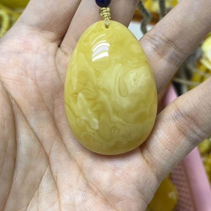 蜜蜡未镶嵌裸石吊坠