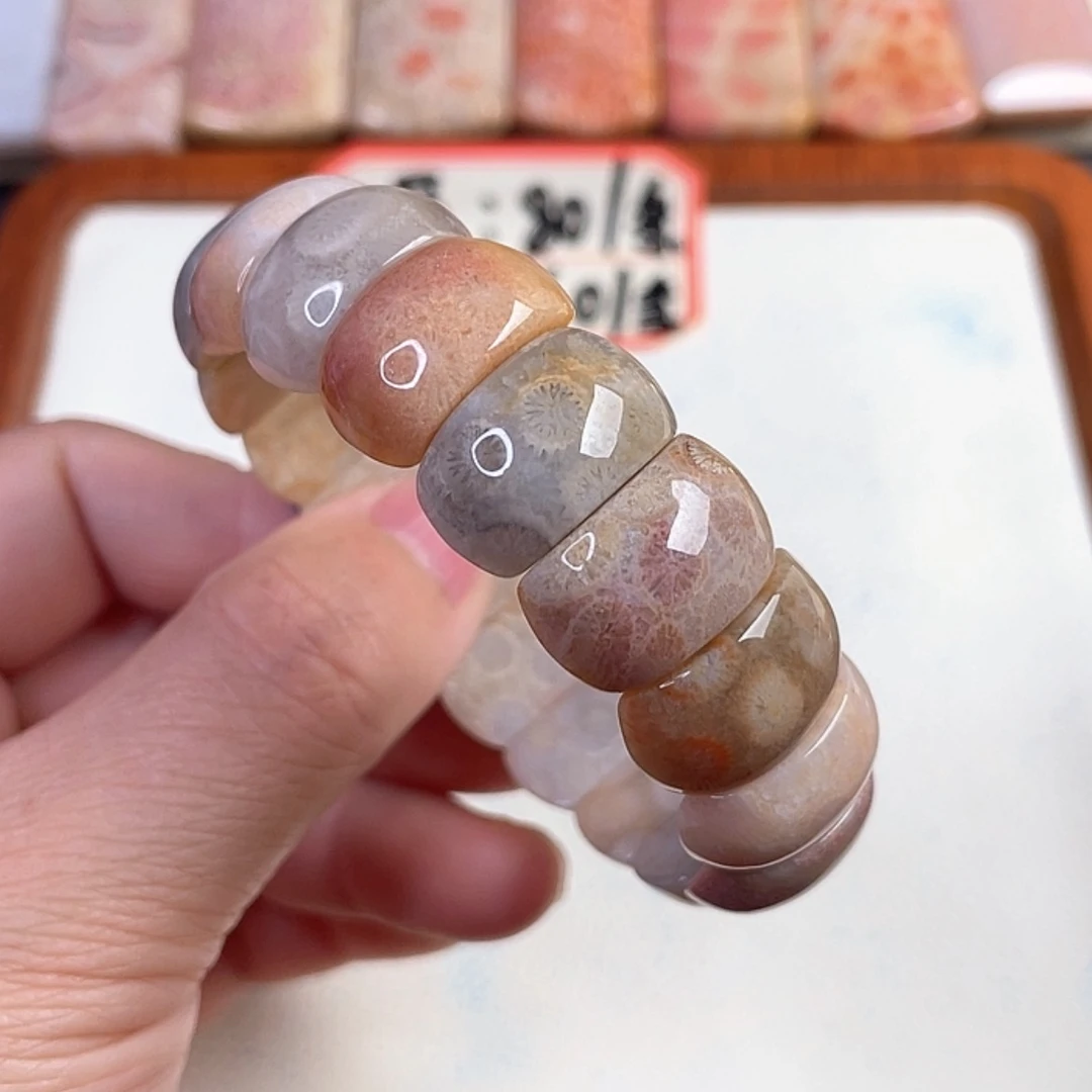 【闪购商品】硅化玉吊坠(赠链)未镶嵌豆*