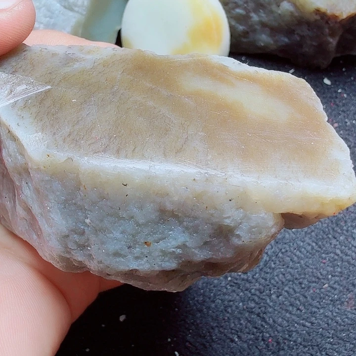 未镶嵌和田玉（糖玉）珠宝半成品