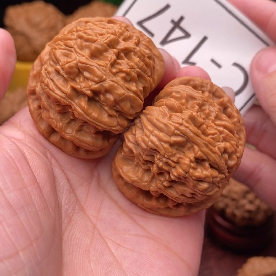 文玩核桃把件闷白42