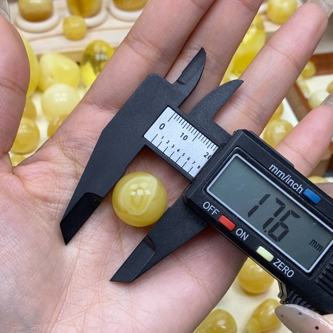 琥珀未镶嵌裸石小眼睛