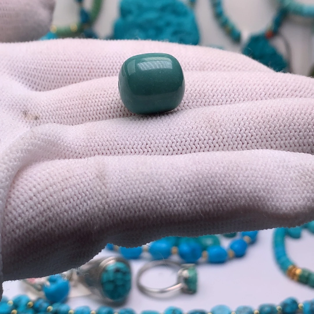 绿松石未镶嵌珠宝奇石12.5*13.5mm