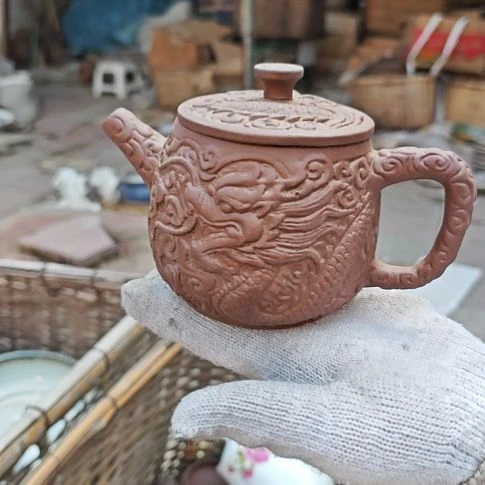 库存微瑕紫砂壶一个