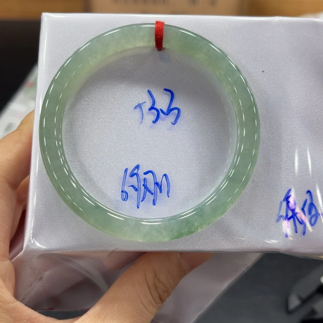 未镶嵌手镯翡翠翡翠