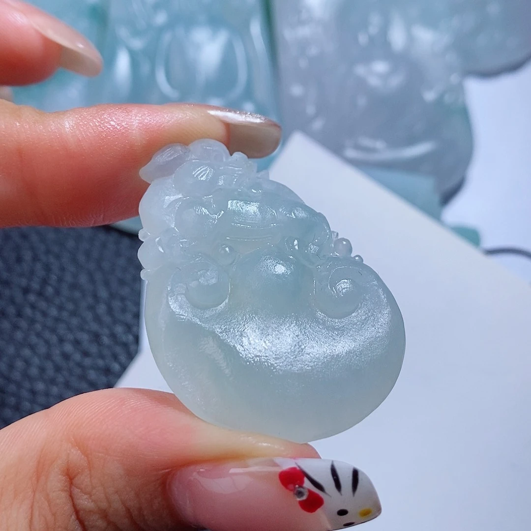 定制翡翠未镶嵌毛货不支持退换货，付款后确认抛光
