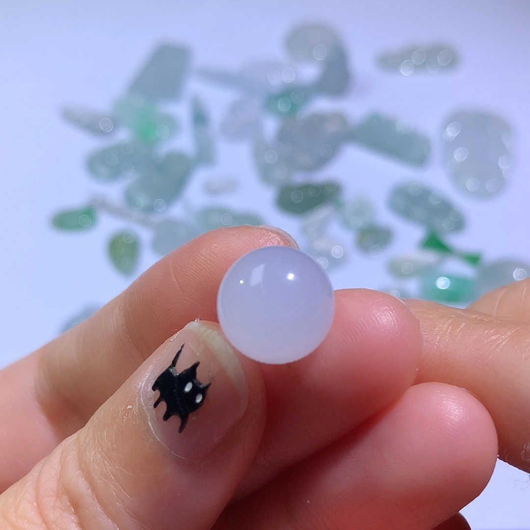 翡翠颈饰未镶嵌珠子