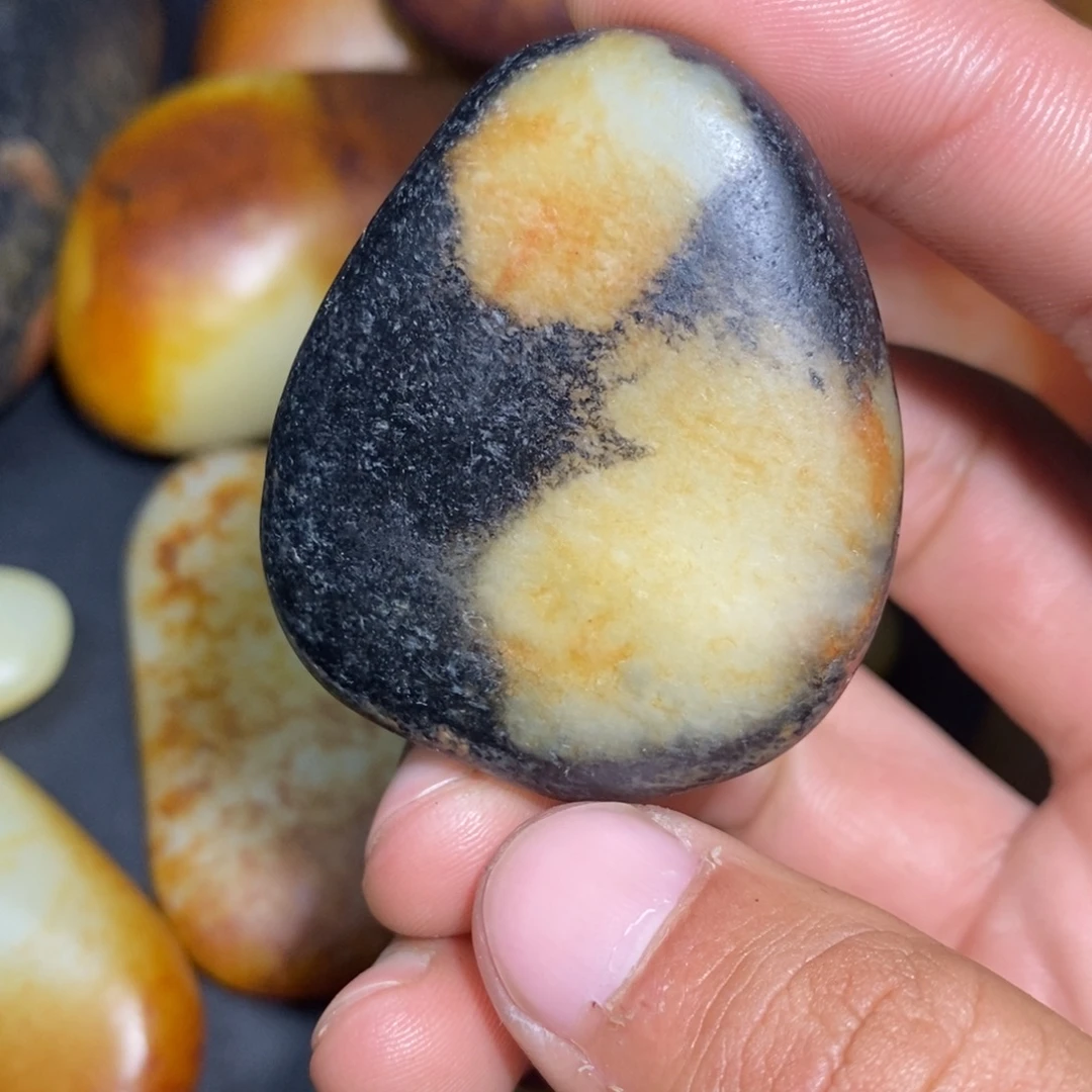 和田玉未镶嵌珠宝奇石