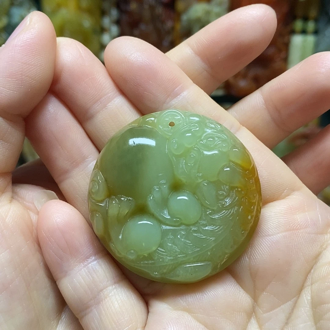 岫玉未镶嵌吊坠(赠链)