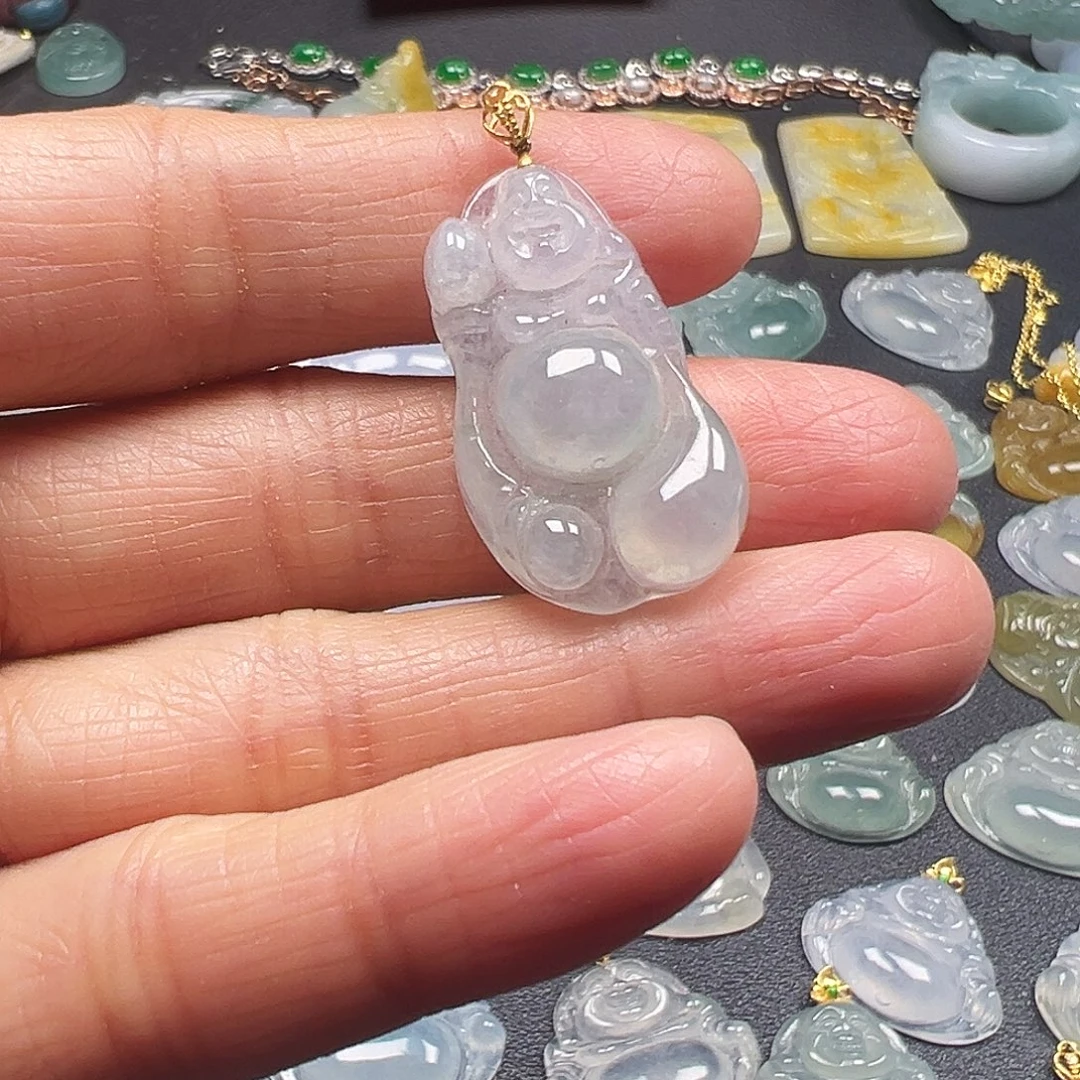 翡翠18K金镶嵌颈饰布袋佛