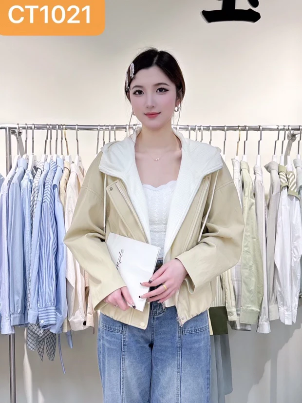 假两件蛋白皮软料外套春季