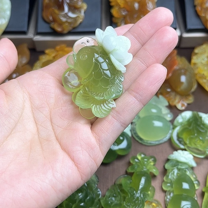 蛇纹石玉颈饰未镶嵌?***?