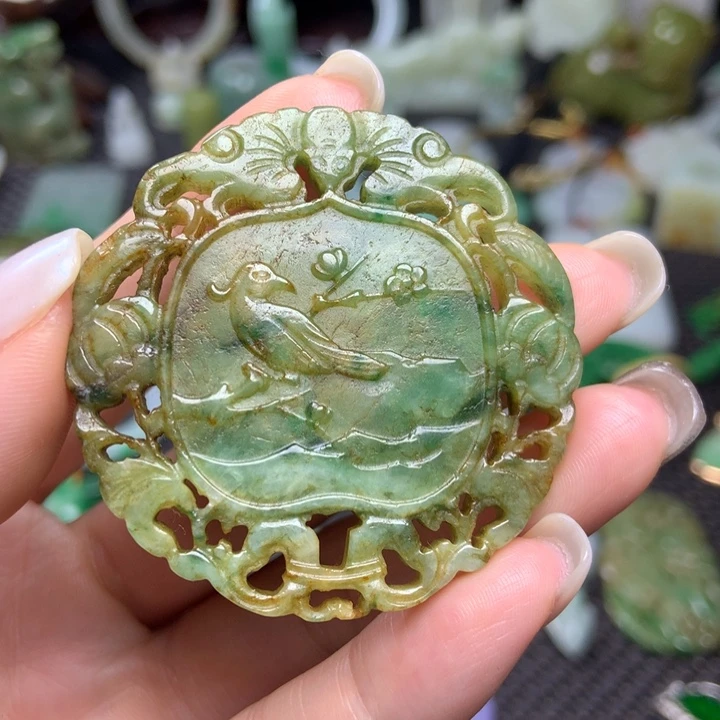 翡翠挂件未镶嵌清