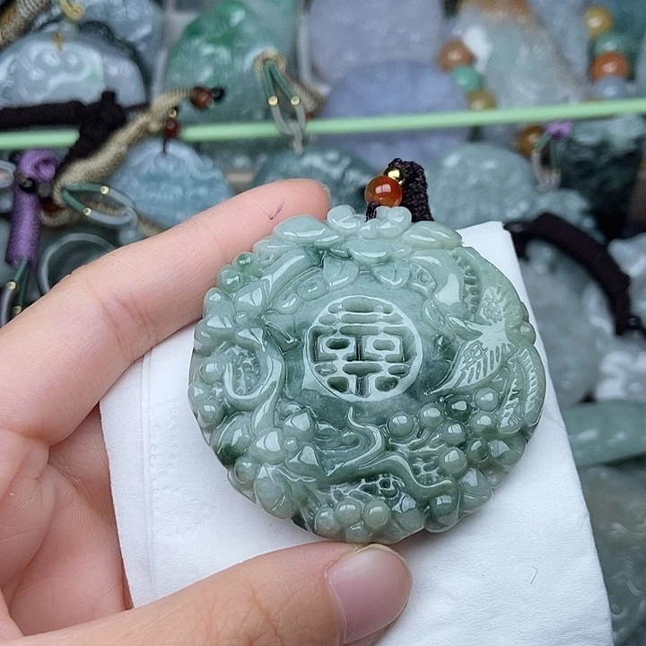 翡翠未镶嵌颈饰翡翠双面