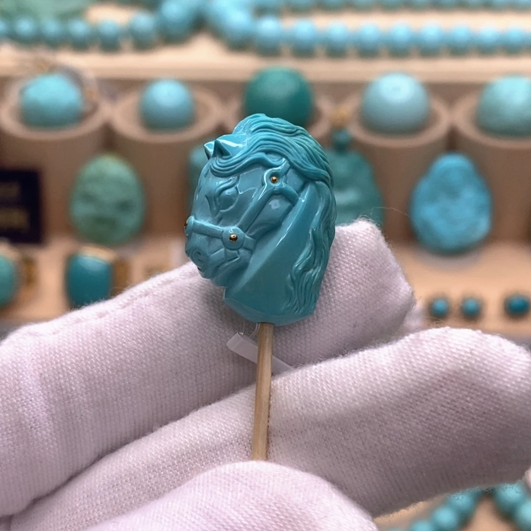 绿松石未镶嵌珠宝奇石