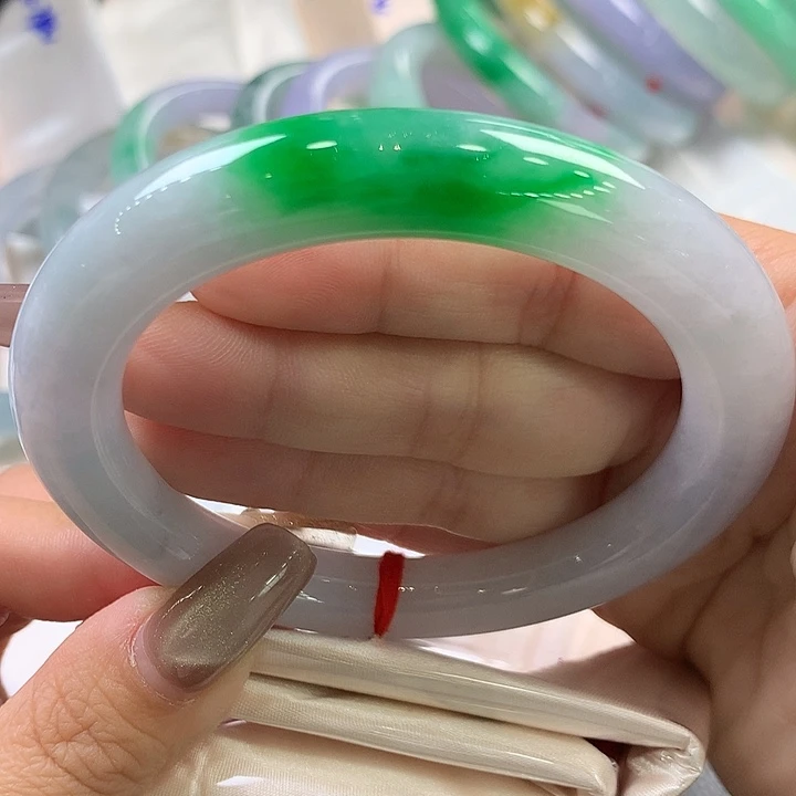 翡翠未镶嵌手镯58圆条