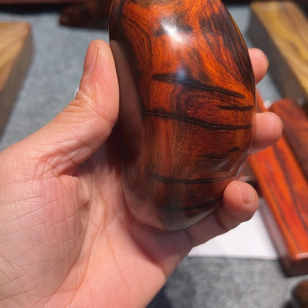 交趾黄檀（大红酸枝）心*