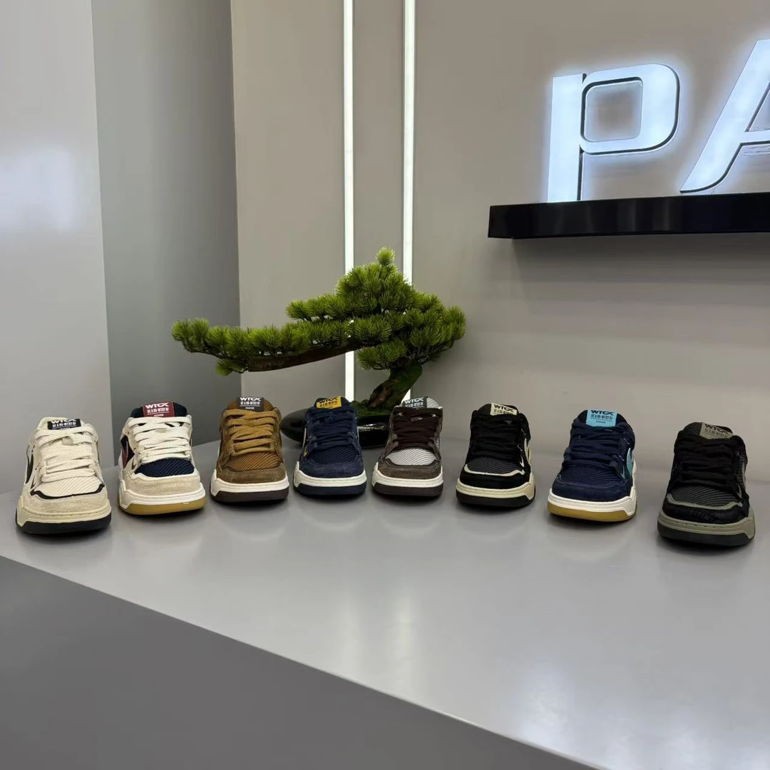 2025新款男鞋时尚百搭休闲鞋网红同款轻奢洋气男士运动休闲鞋鞋子