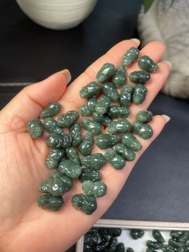 新疆和田玉鸭蛋青通孔小貔貅约16mm（多样性发一件¥