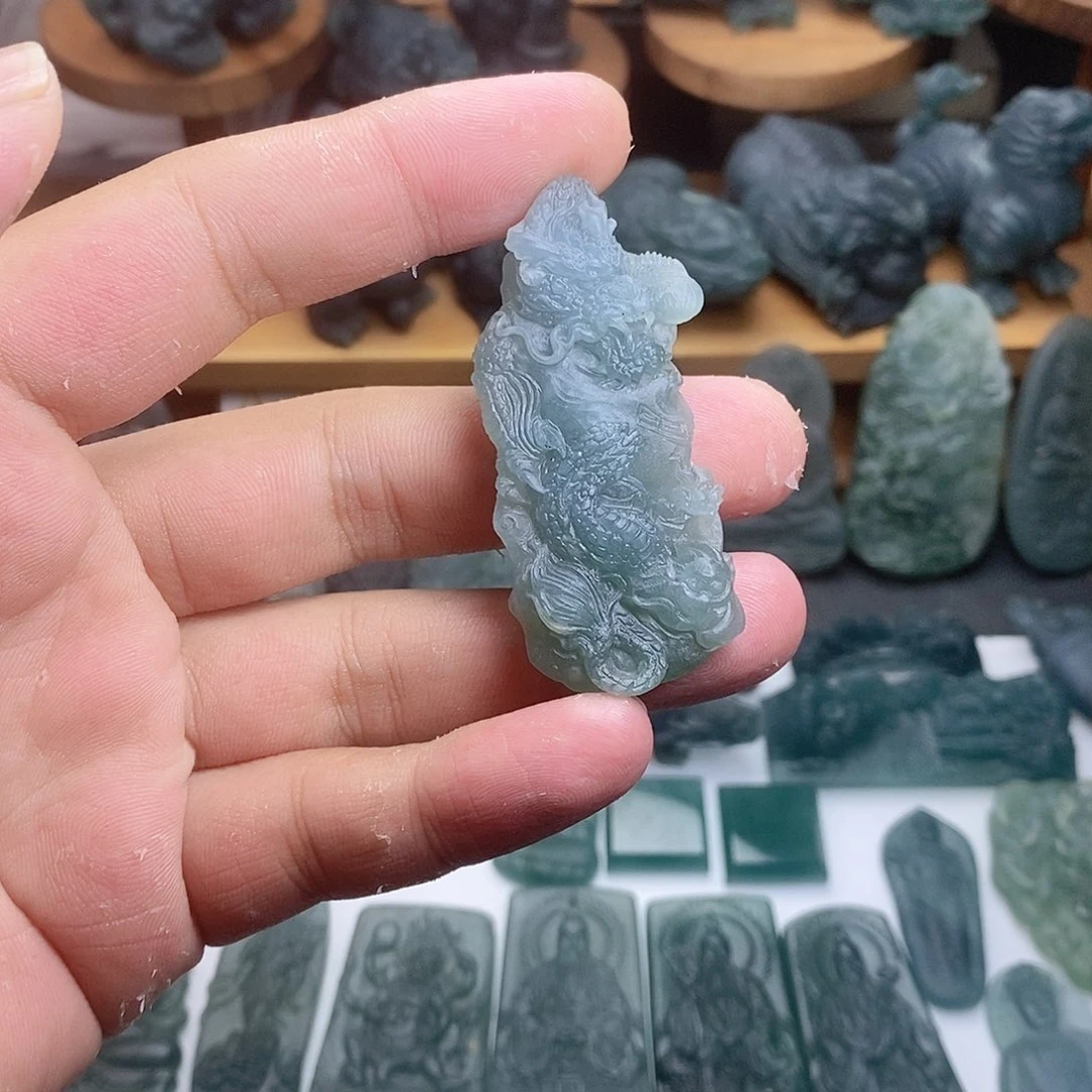 定制翡翠未镶嵌龙柱